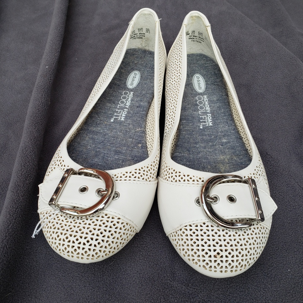 White dr. Scholl's Flats